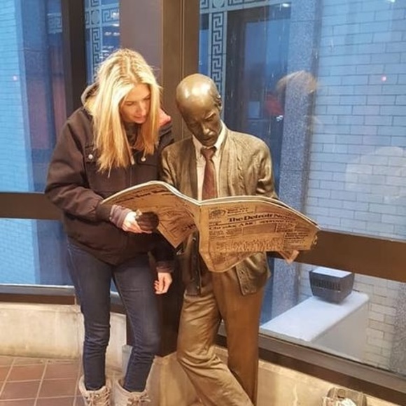 Meet your Posher, Sarah - Picture 1 of 1